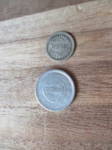 1円玉と5銭銀貨